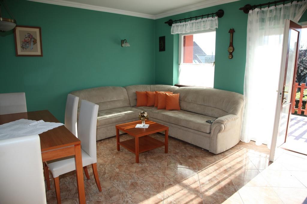Edina Apartman Zalakaros Ruang foto
